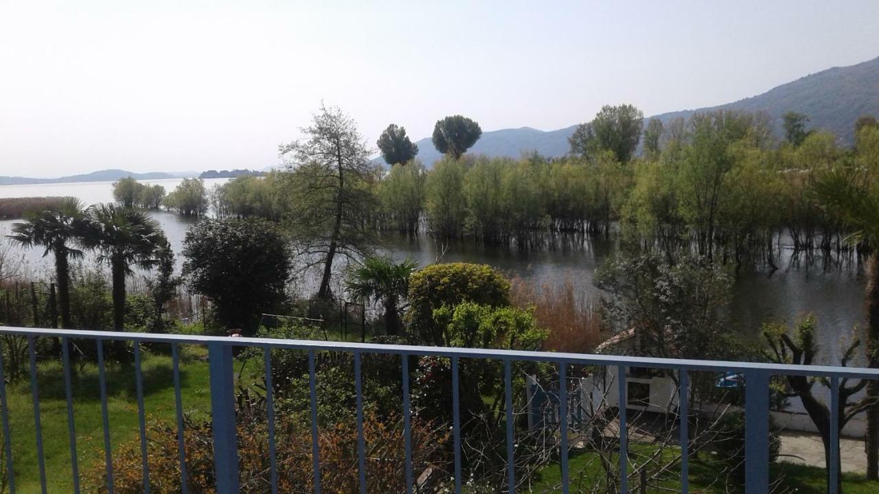 Una Finestra Sul Lago..Appartamento Verbania Exteriér fotografie